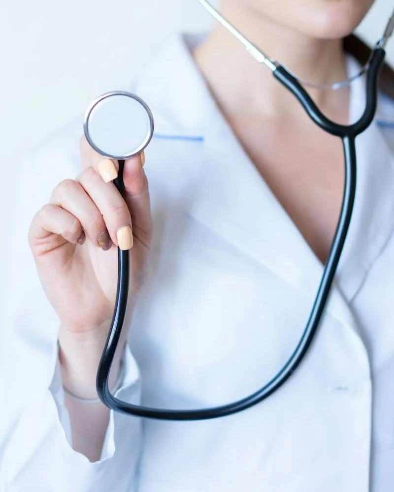 Profissional de saúde com estetoscópio Profissional de saúde com estetoscópio